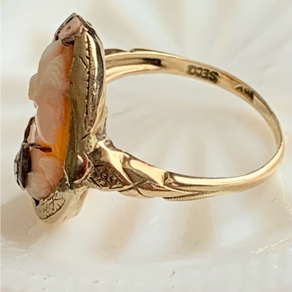 Vintage * Estate * SECO 10k Gold Cameo & Diamond Ring - Picture 5 of 14